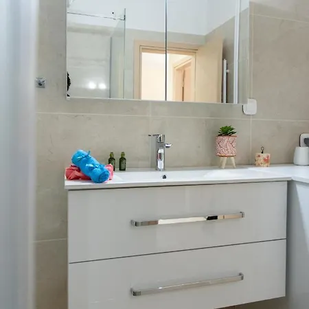 Luxury In Garitsa Bay Apartman *